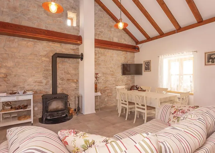 בית נופש Two-bedroom In Pakovo Selo